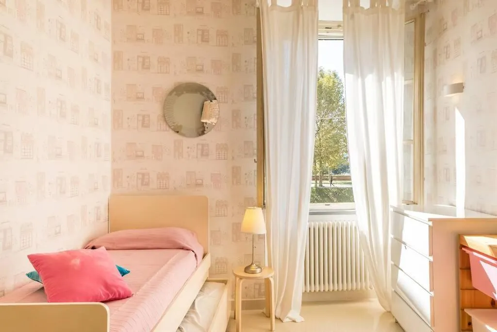 Marta & Matteo Walls Promenade Apartment Lucca