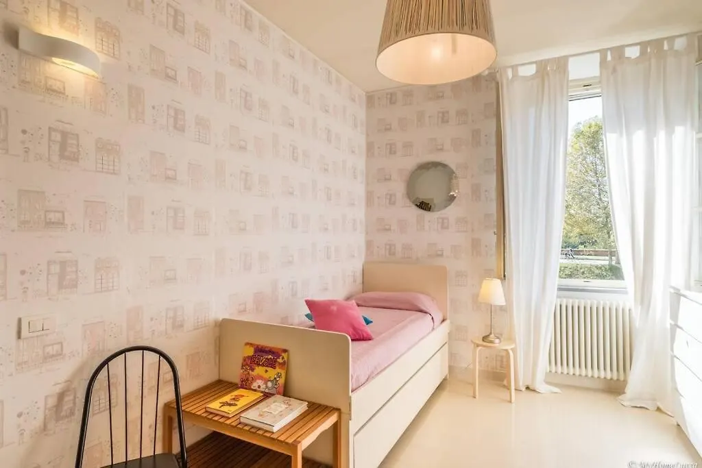 Marta & Matteo Walls Promenade Apartment Lucca 0*,  Italy