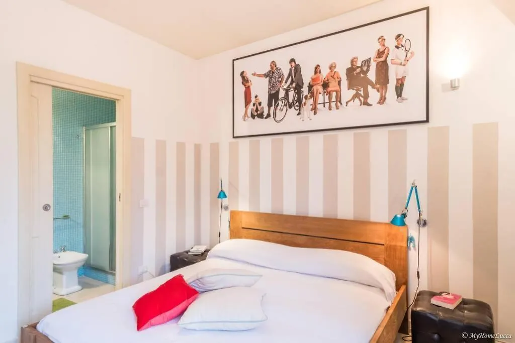 Marta & Matteo Walls Promenade Apartment Lucca Italy