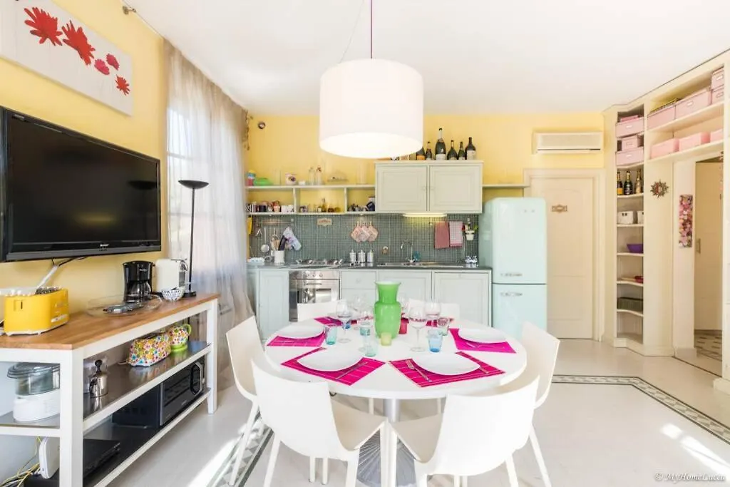 Marta & Matteo Walls Promenade Apartment Lucca